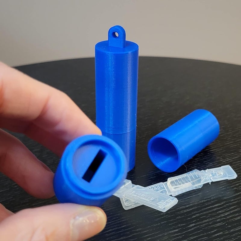 Znet3D Pocket Eye Drop Vial Holder & Carry Case - Holds One (1) Single Use Eye Drop Vial - Perfect to carry in pocket, purse/clutch, school bag - Two (2) Pack - (Blue) - Image 3
